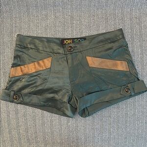 JOHNSON Y2K GORGEOUS Silk Mini Shorts - Green/Tan